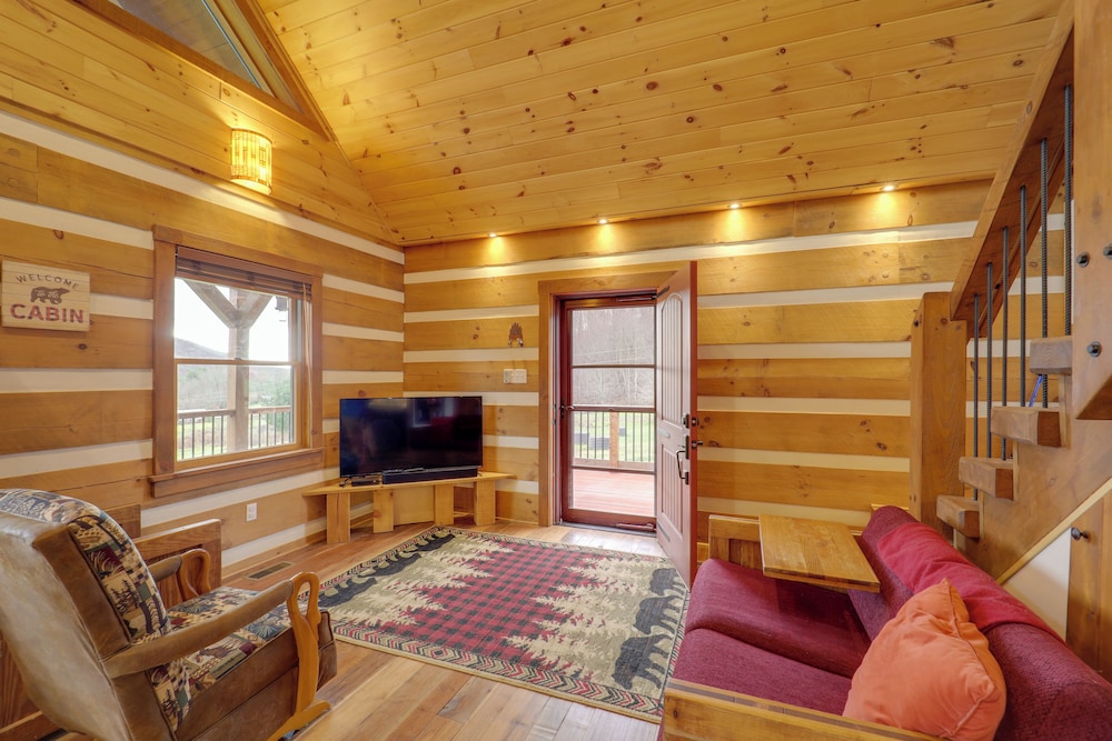 Hike, Ski & More: Blue Ridge Mountain Escape