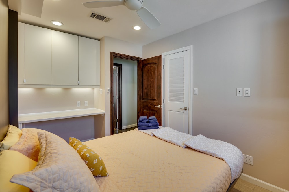 California Retreat - Heated Pool & Foosball Table! view 2