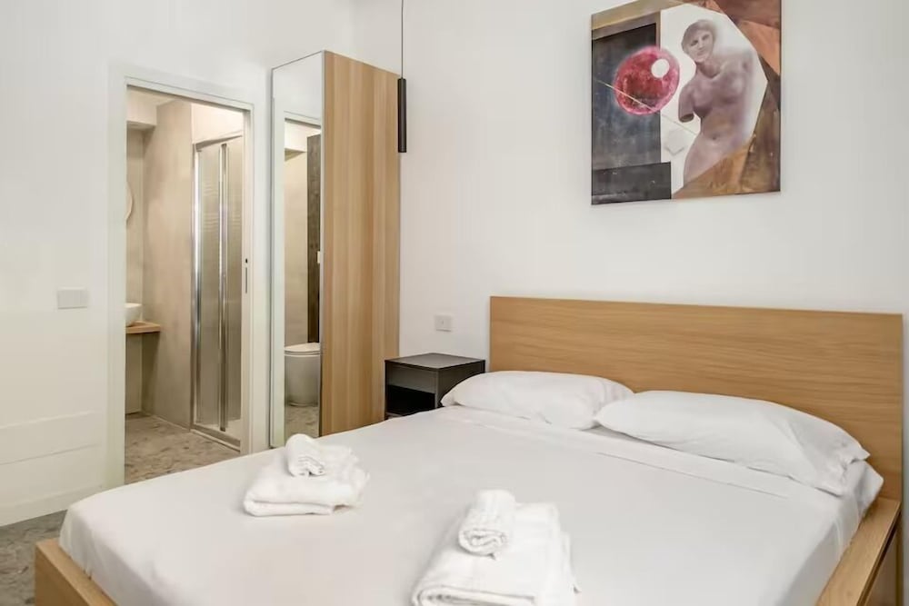 Roma private rooms Vatican City
