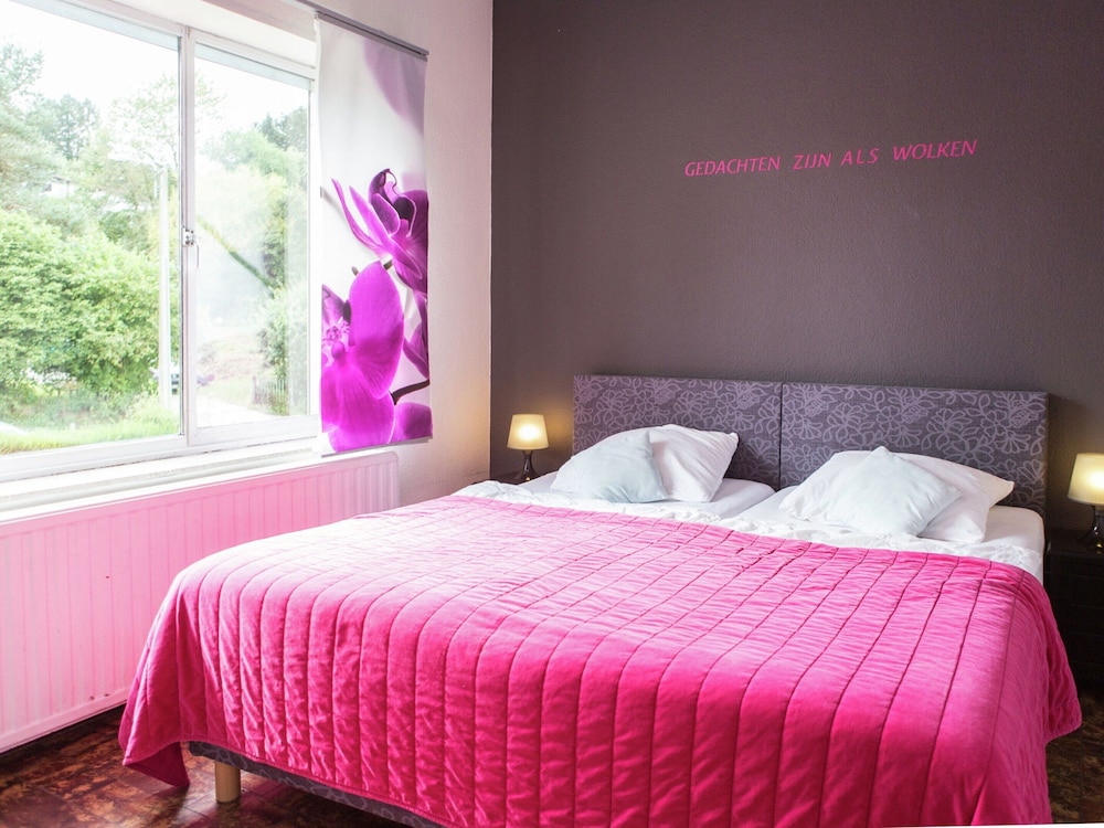 Spacious Villa with Hot Tub & Sauna in Ardennes view 4