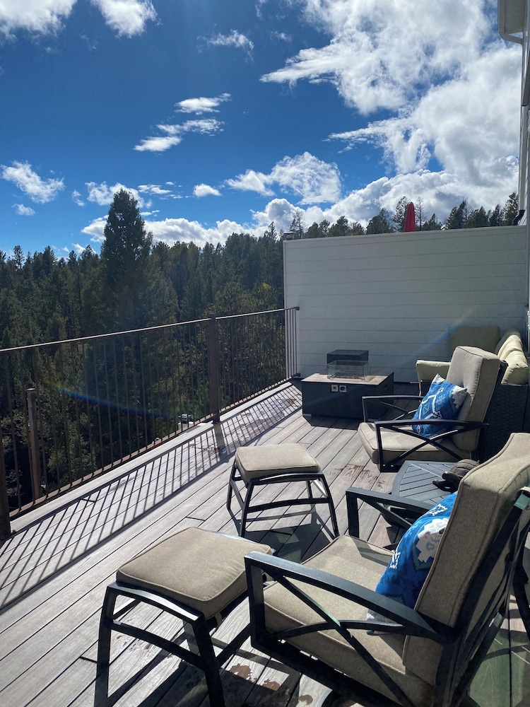 Pikes Peak Paradise Bed and Breakfast