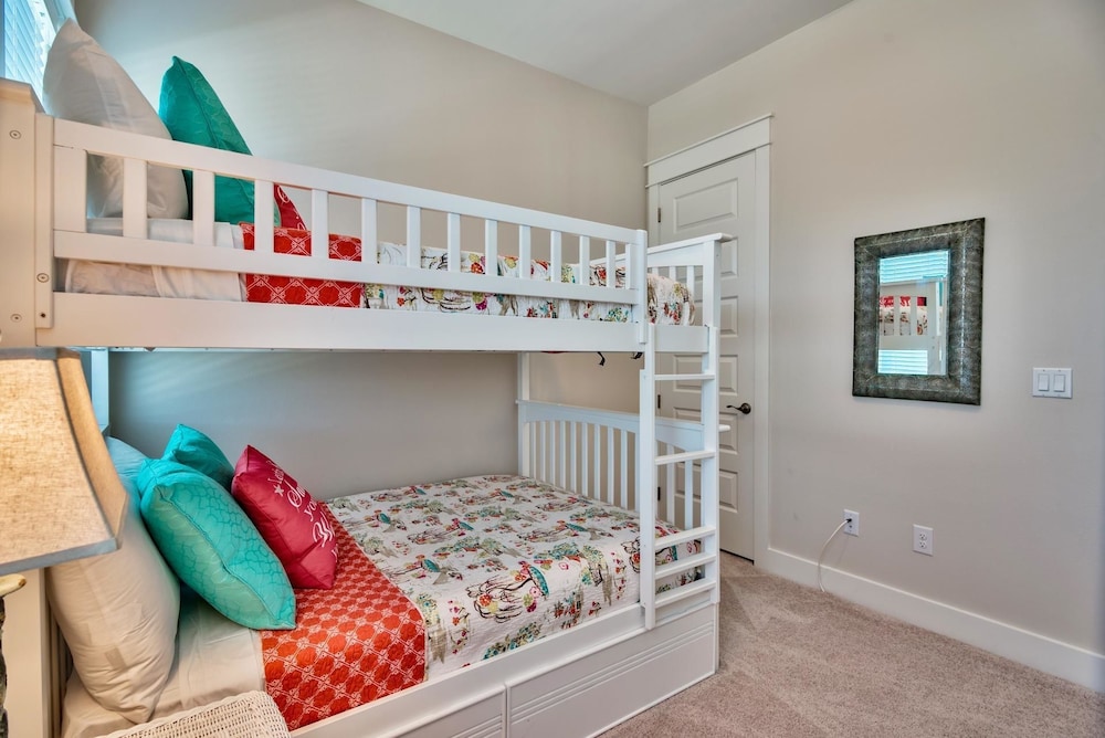JACK's Place 3 Bedroom Condo By Coastal Dreamin