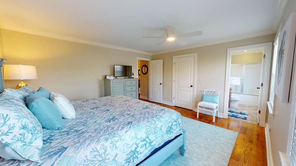 The Pelican House by Tybee Vacation Rentals