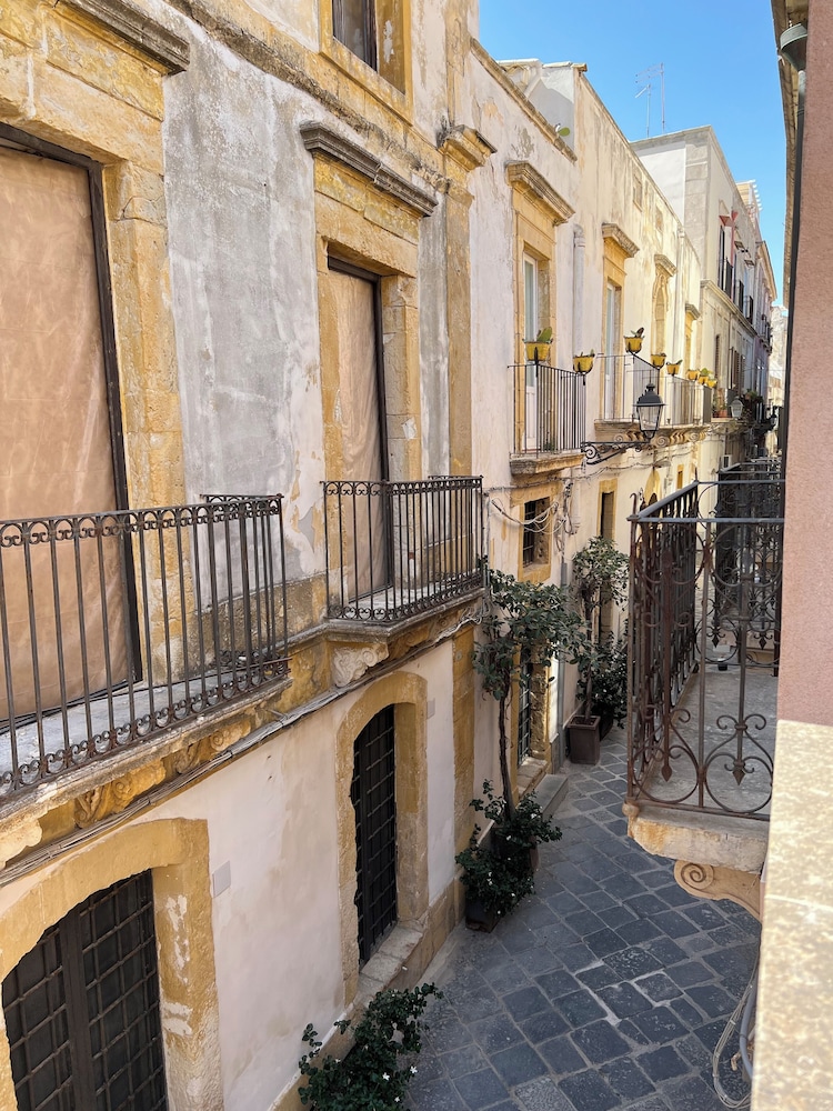 Ortigia Royal Suite