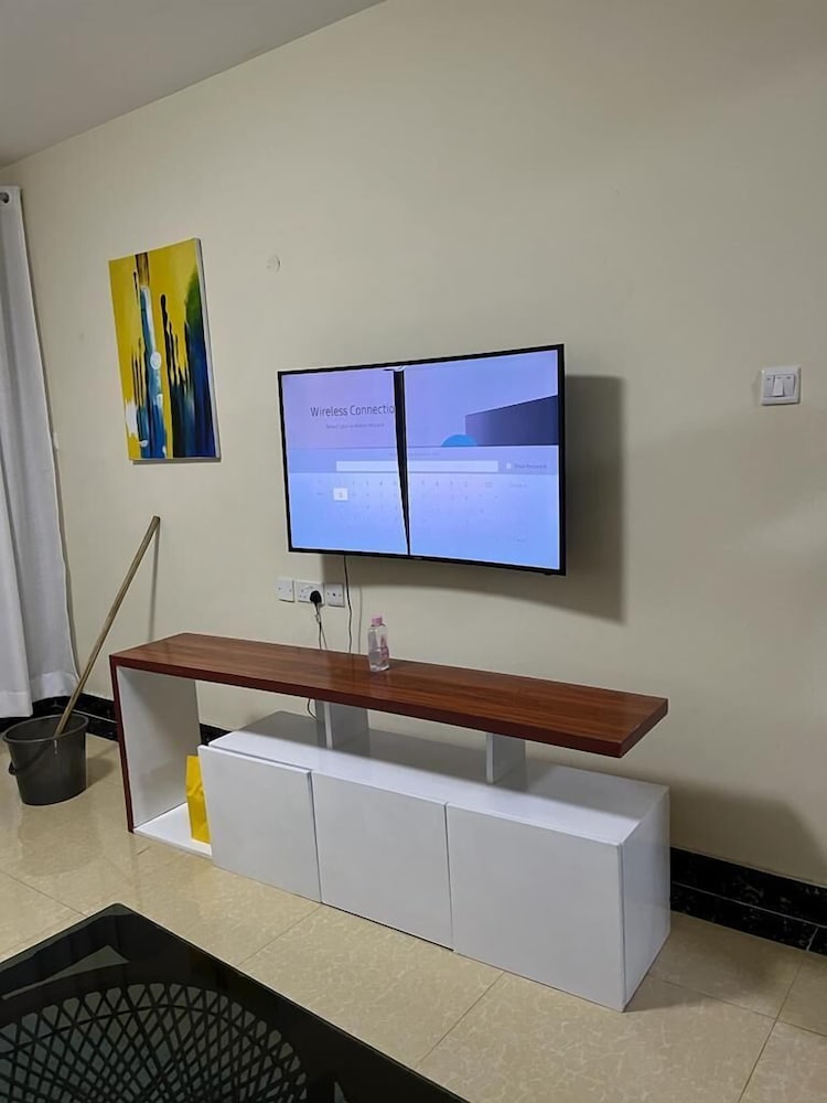 Lux Suites Mango Court Apartments