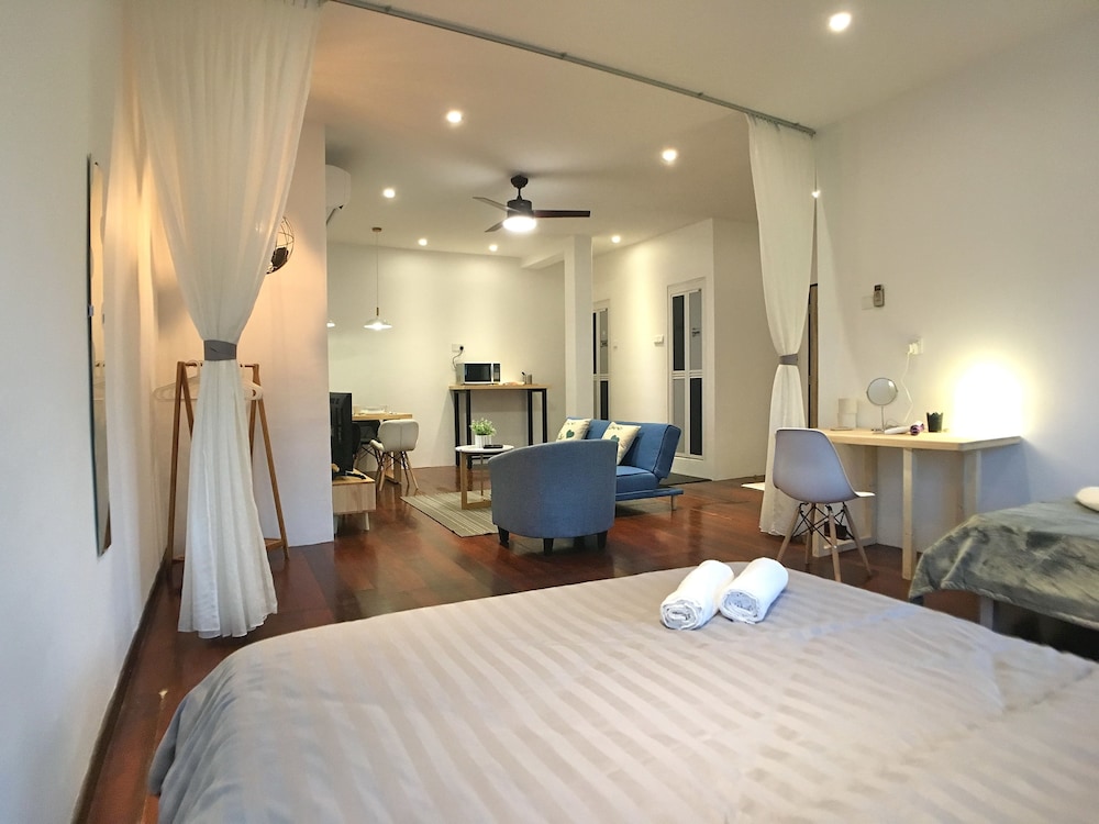 iBook7 - 2 Bedroom Gurney Studio Suite by iBook Homestay