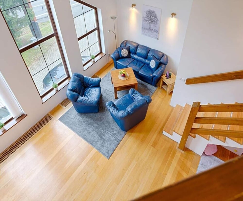 Spacious Apartment With Easy Connectivity