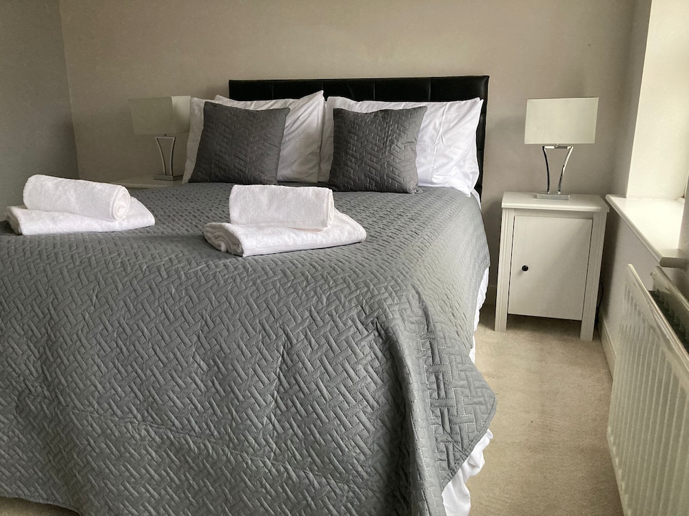 Host Stay Hunters Wood Court