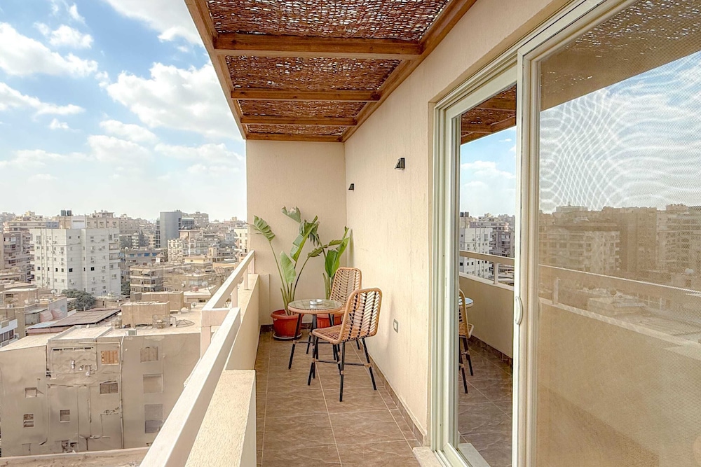 Xuru Stays I The 1bdr Rustic Rooftop w/ Wow Outdoor Terrace