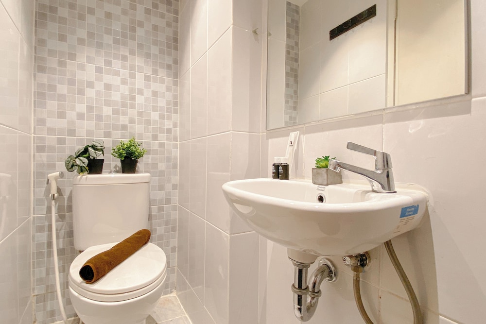 Neat And Warm Studio At Tokyo Riverside Pik 2 Apartment