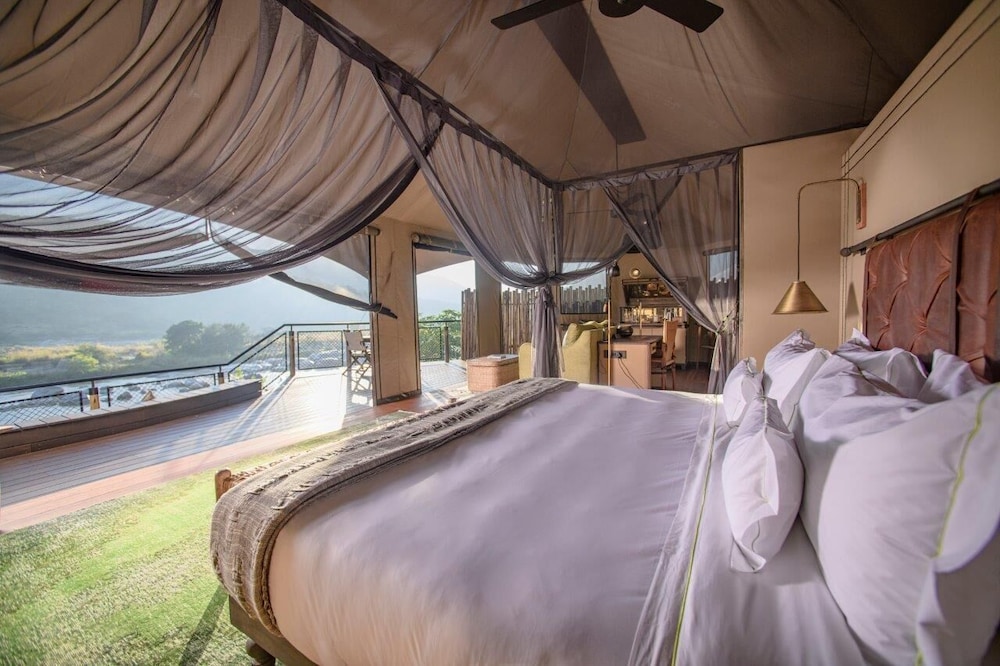 Madwaleni River Lodge - Babanango Game Reserve view 2
