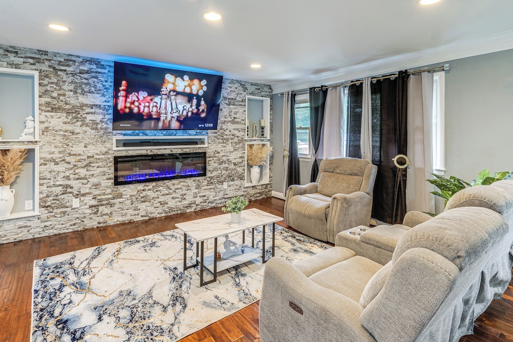 Modern Fort Washington Apt: 14 Mi to National Mall