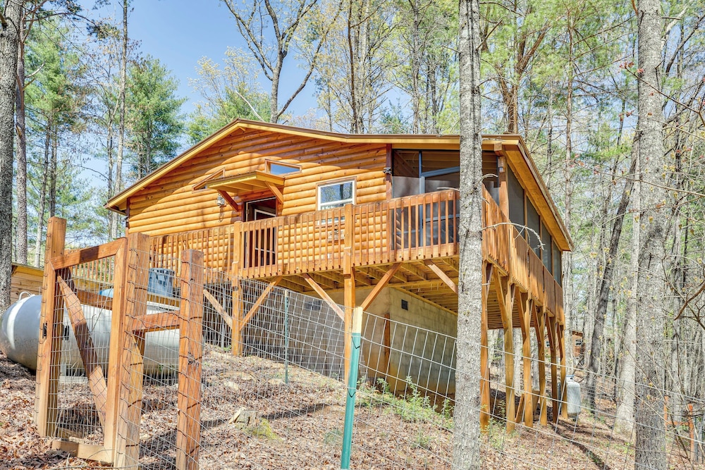 Stunning Murphy Cabin - 5 Mi to Cherokee Lake! view 5