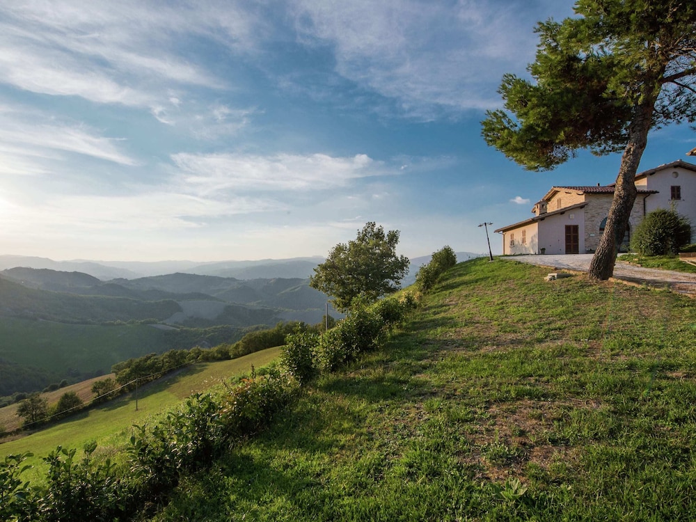 Flat on a Farm With Swimming Pool and Many Activities view 3