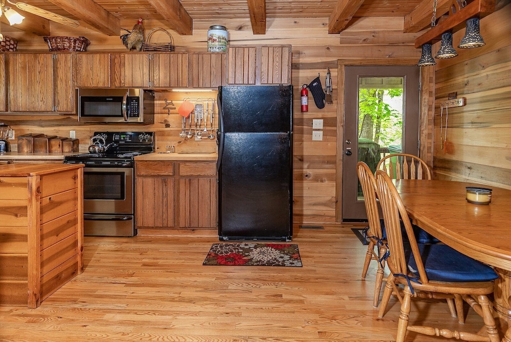 The Cabins at Seven Foxes