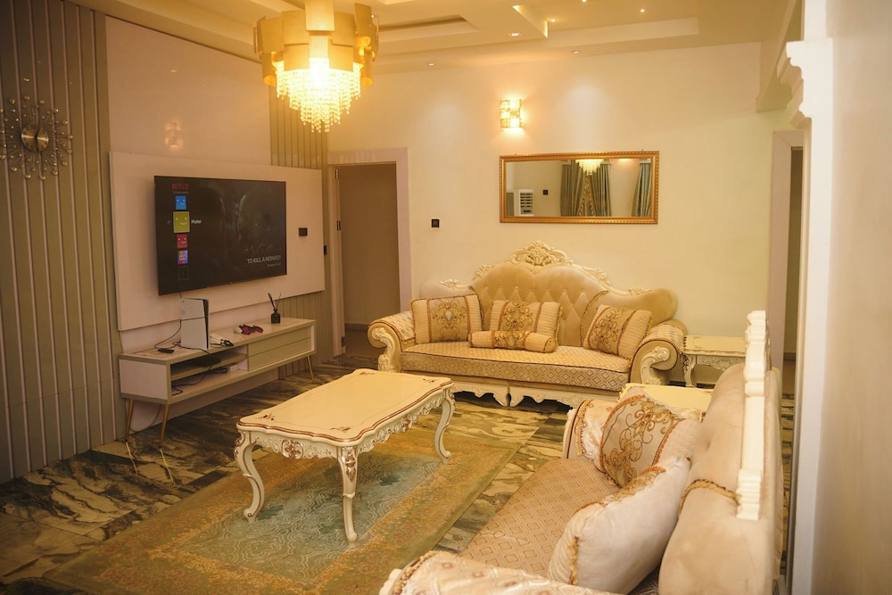 Luxurious 1 Duplex and 3 Flats Apartments, Ugbor Village RD, Benin City Nigeria