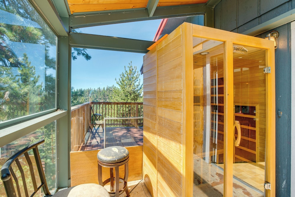 Scenic Home w/ Sauna - 7 Mi to Heavenly Mountain! view 3