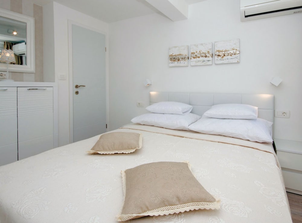 Luxury Villa Malo