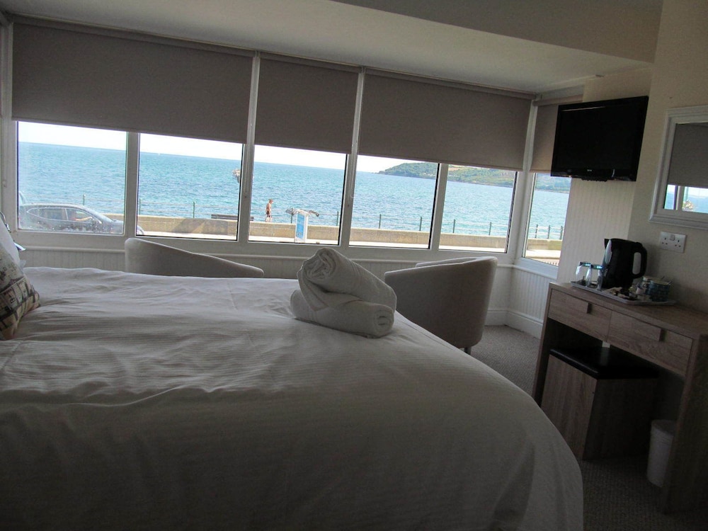 Shoreline Lodgings