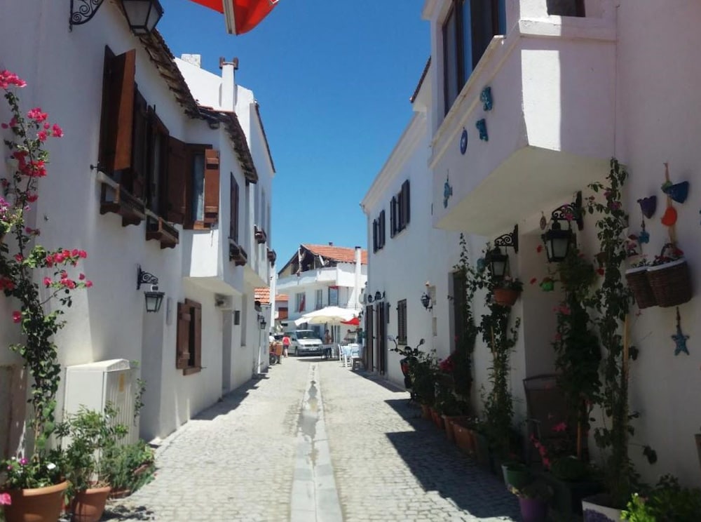 Mavi Ege Pansiyon view 2