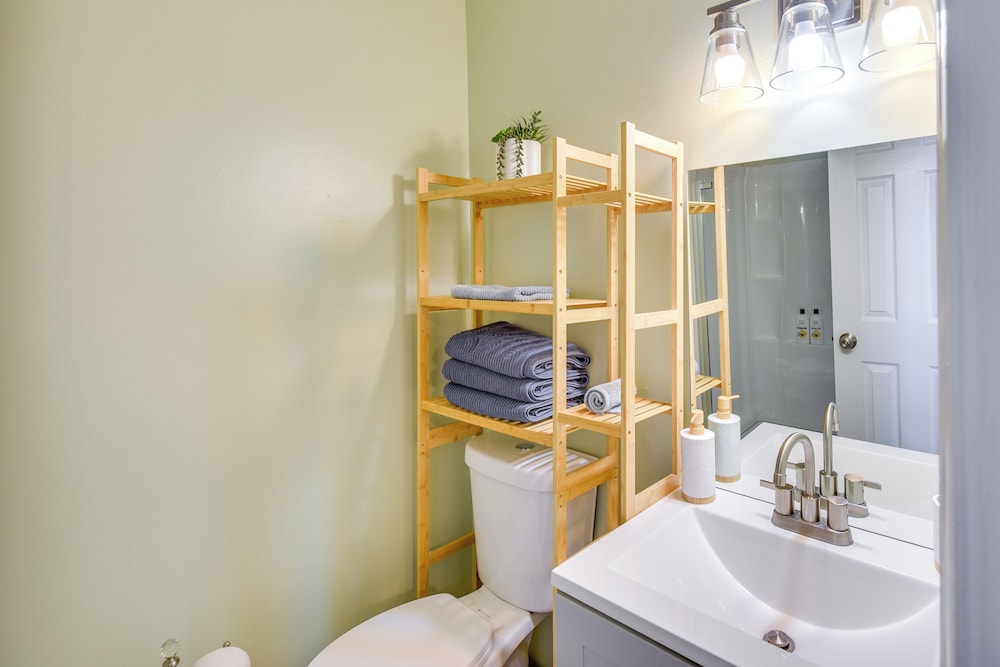 Explore & Relax! Norfolk Duplex < 1 Mi to Beach