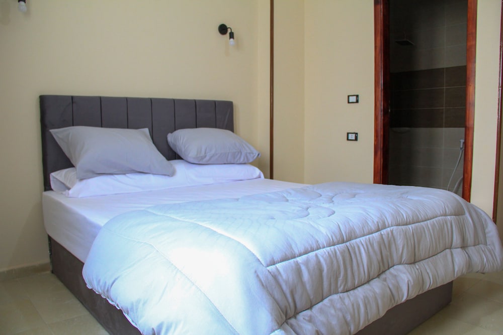 Pyramids Road Guest House view 2