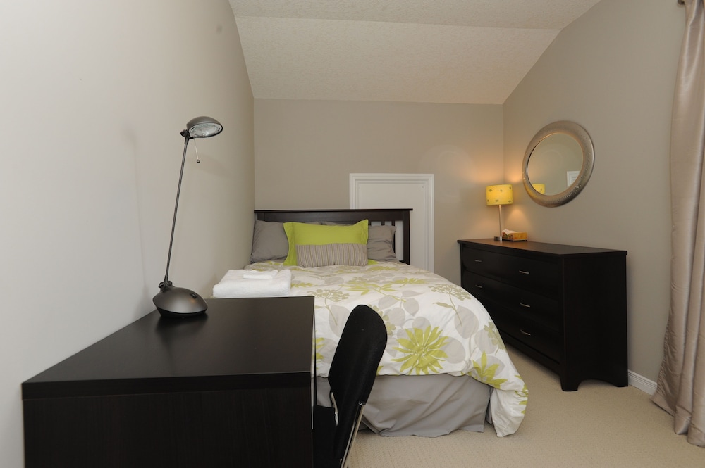 Boardwalk Homes - Executive Guest Rooms & Townhomes