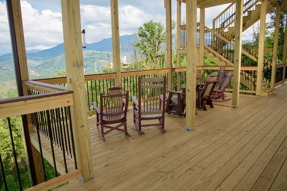 Mansion In The Sky 11 Bedroom Cabin by RedAwning
