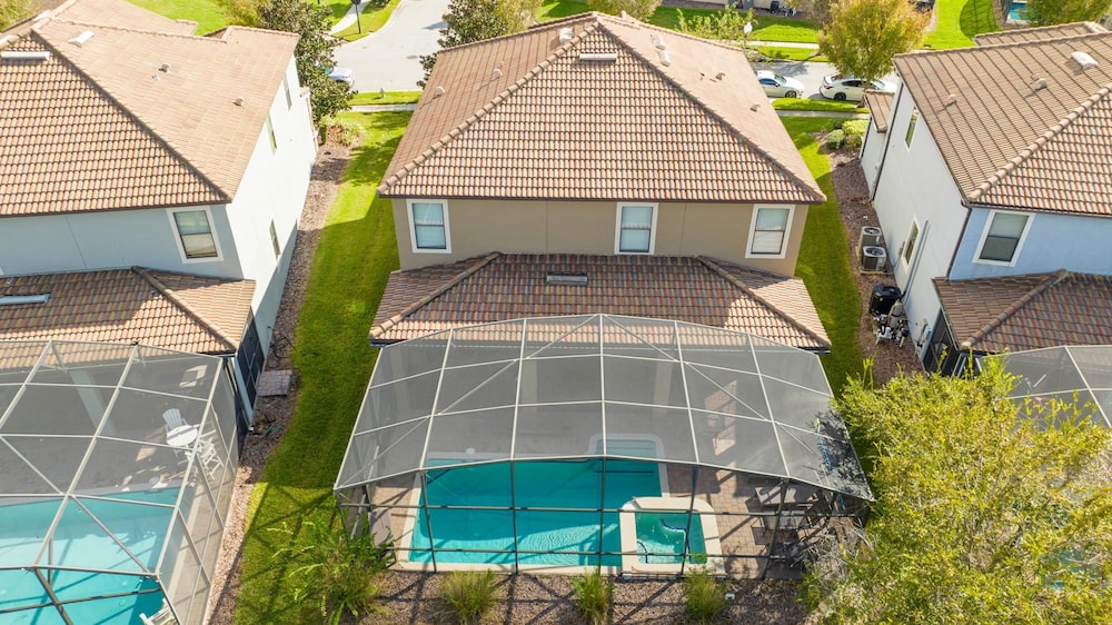 Free Pool Heat if you Stay in the Month of November