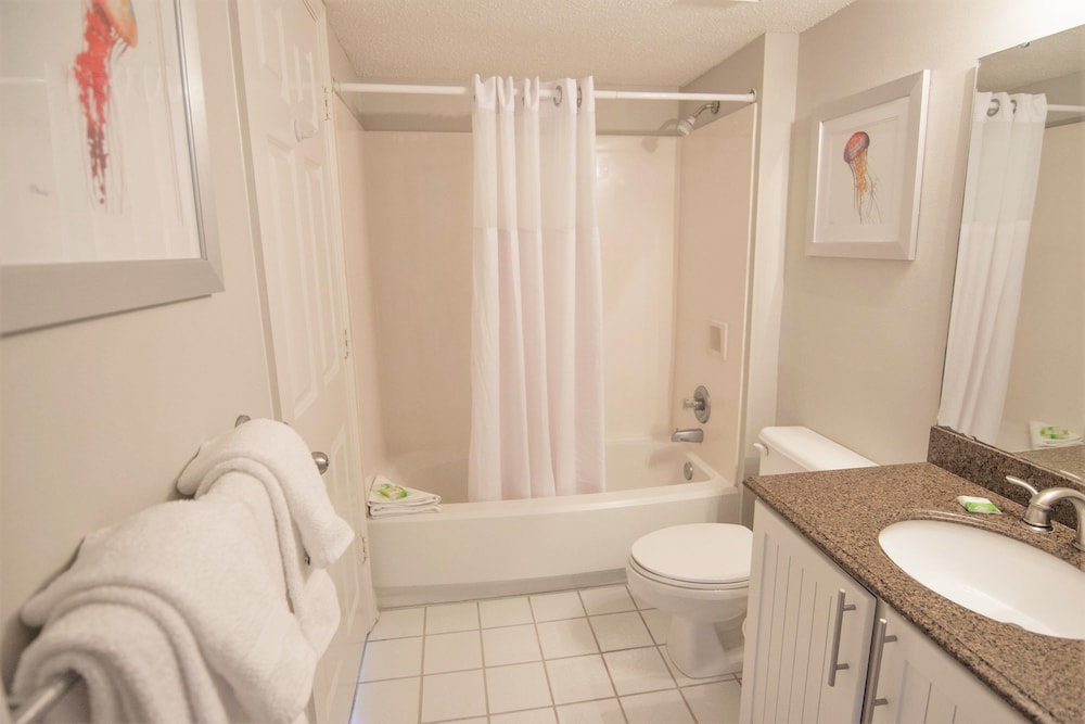 Pelican Beach Resort by Panhandle Getaways