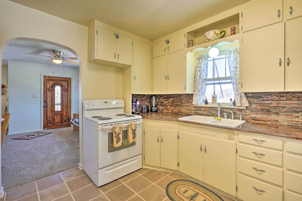 Canon City Vacations - Canon City Abode, 13 Mi to Royal Gorge Bridge! - Property Image 13