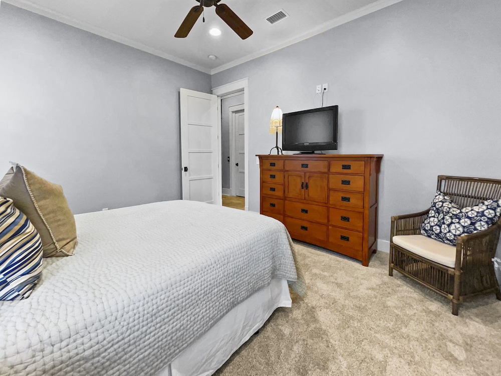 Pompano Palace - 4 Br home by RedAwning view 2