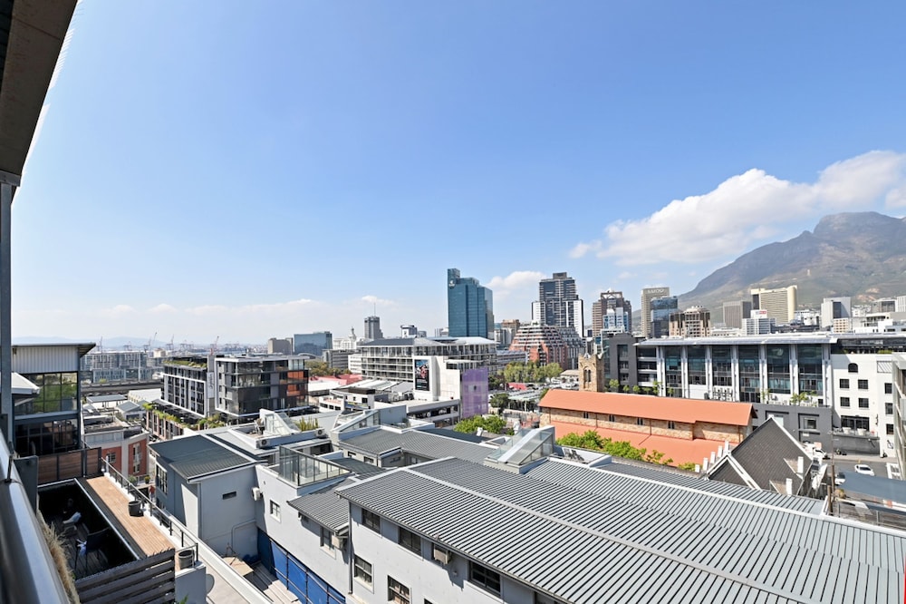 Two Bed Table Mountain Views Central