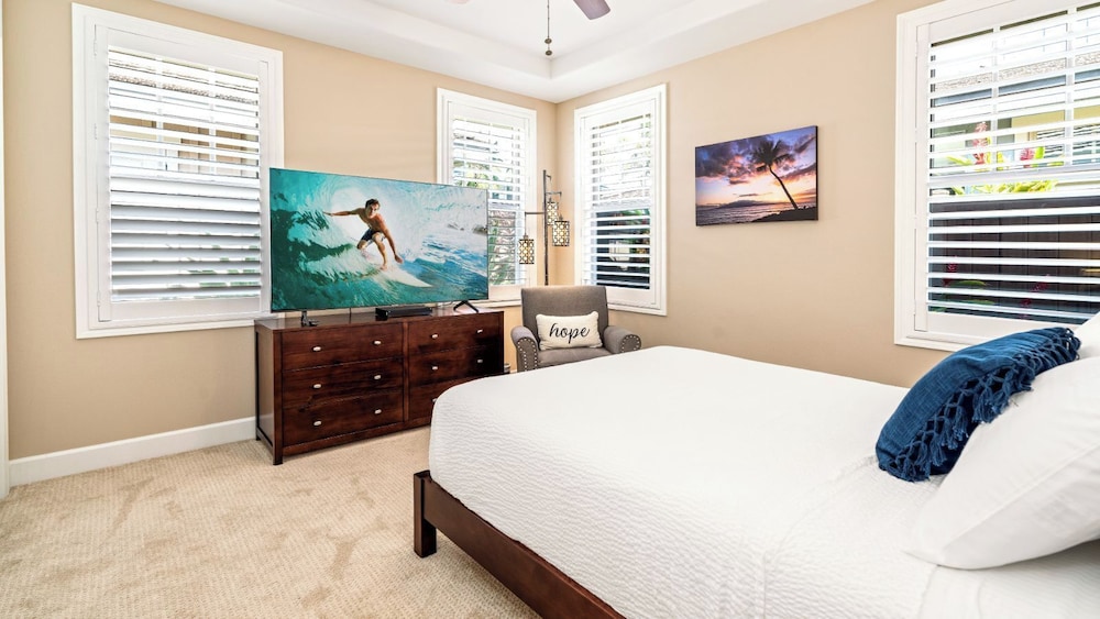 Private Yard and Outdoor Area - AC & Shared Pool - Golf Views - Vrkcv