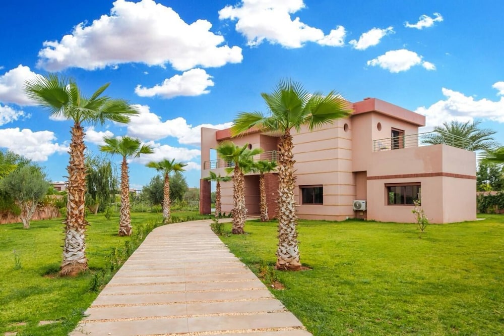 Konouz Palace