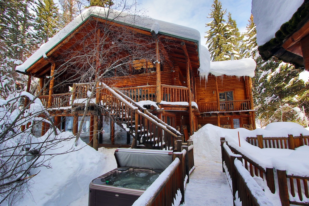 Log Cabin on the Stream