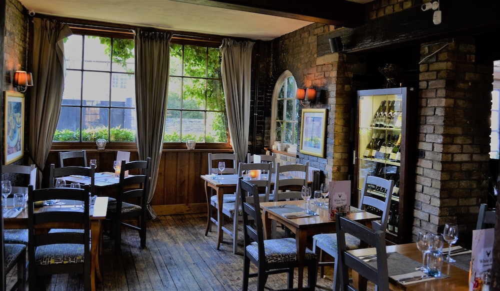 The White Hart Country Inn