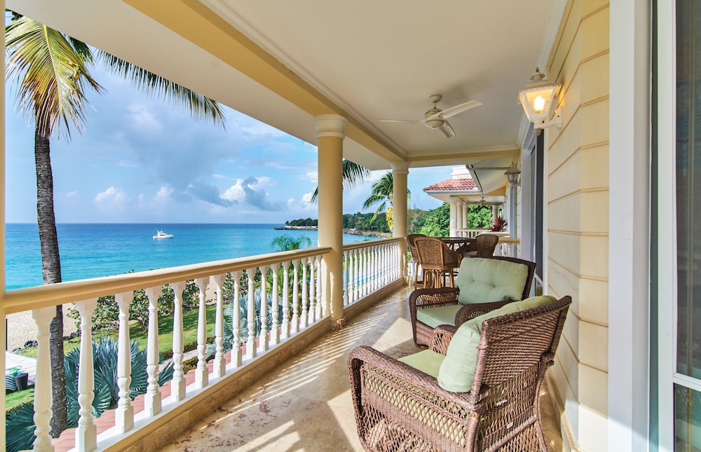 Luxury Penthouse Hispaniola Beach