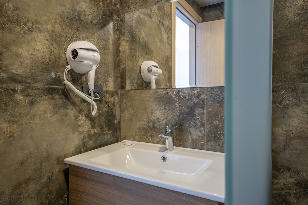 Olive Tree Hotel - Image 47