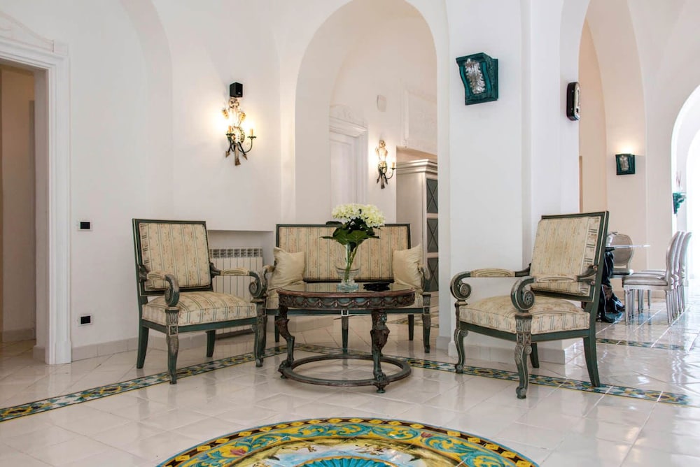 Villacore Capri