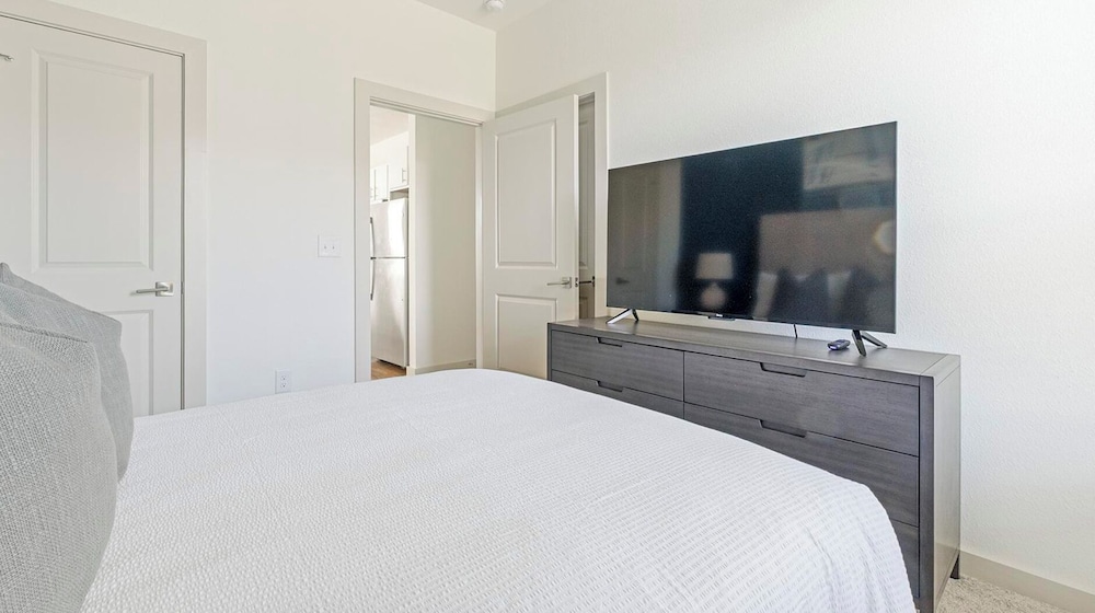 Landing Apartments Waller