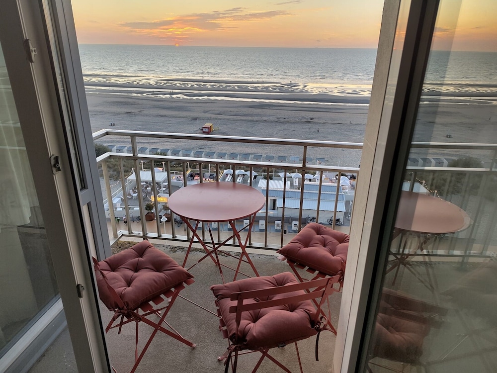 Apartment in Nieuwpoort-bad With Sea View