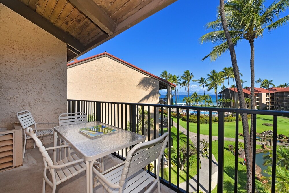 Papakea #d402 3 Bedroom Condo by RedAwning