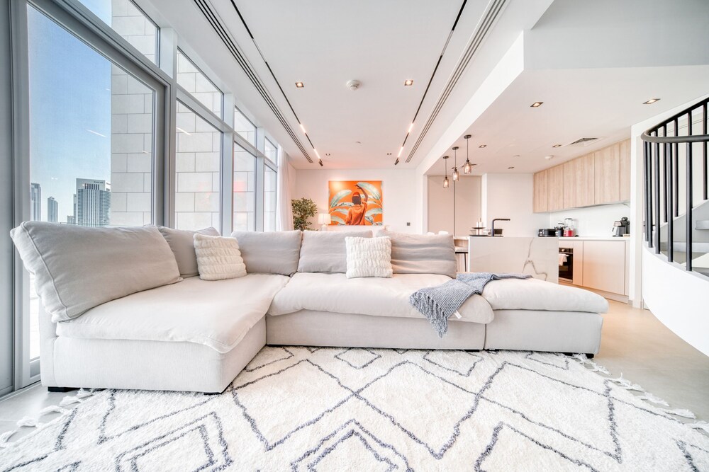 Luxe and Modern Duplex in Difc