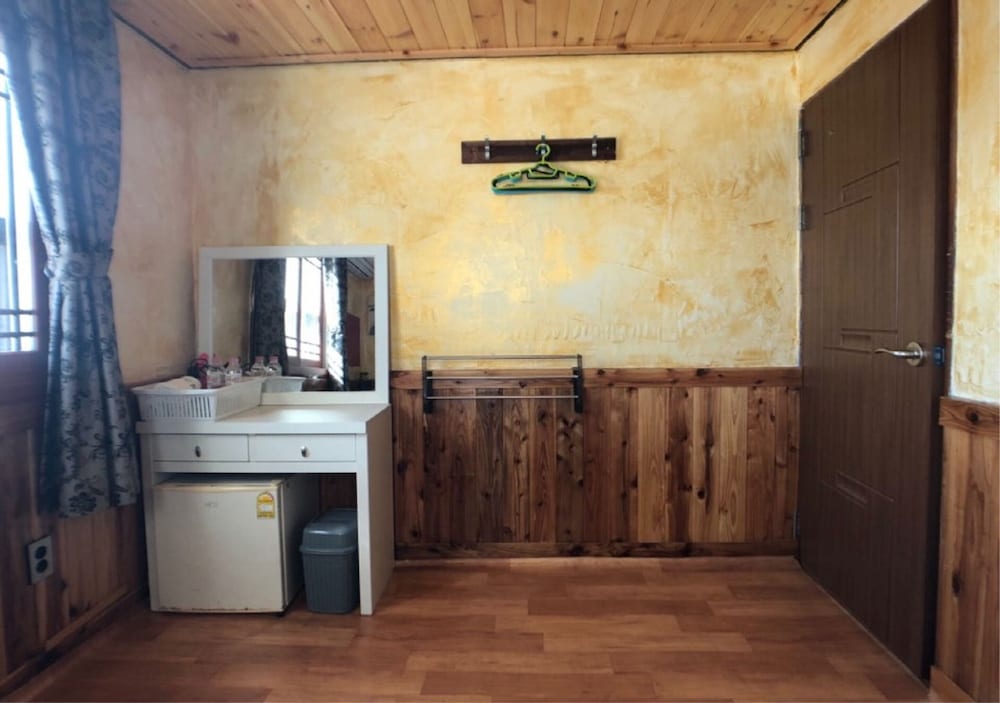 Gudeok Guest House - Hostel