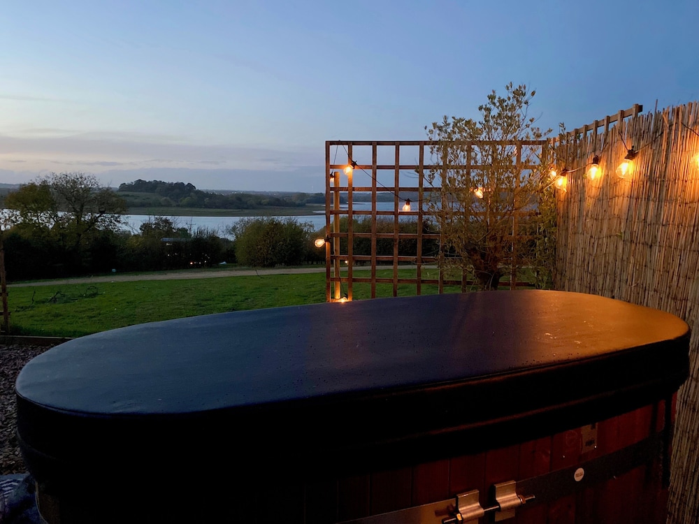 The Hide At Manton Bay Glamping Retreat