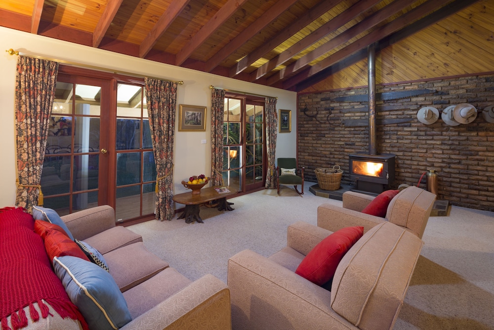 Moffat Falls Lodge