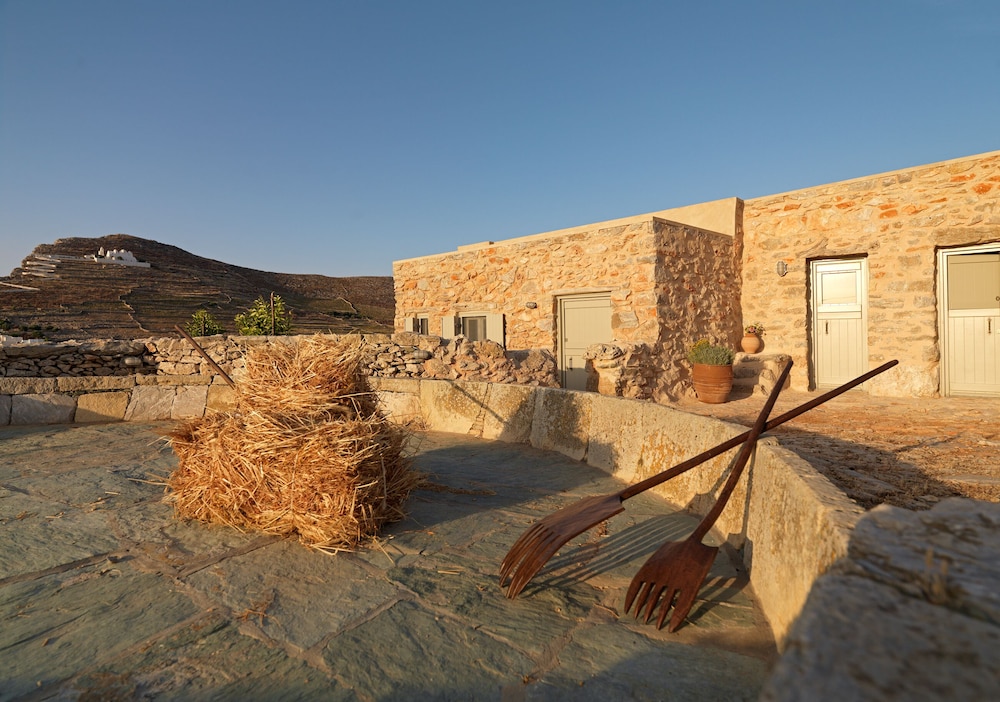 Themonies Luxury Suites