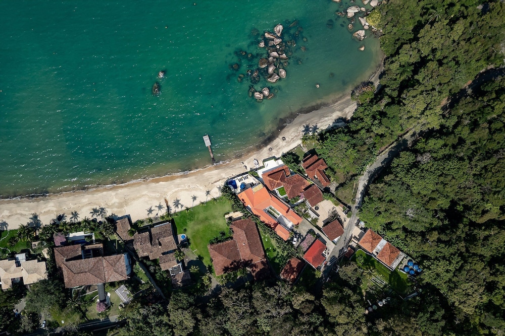 Angra - Mombaça | Mansão Espetacular Beira-Mar, 7 Suites - por Casapē Rio