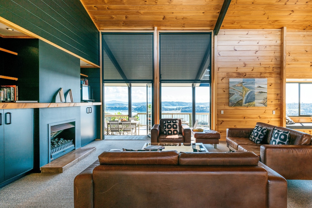 Te Whau Lodge